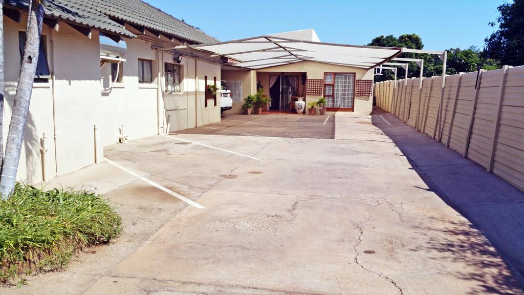 Lani'S Guest House - No Loadshedding Musina Exterior foto